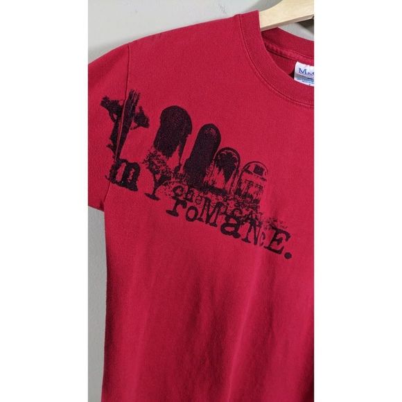 My Chemical Romance Red Graveyard Band Tee T-shirt Size Small MCR 100% Cotton - Picture 2 of 13